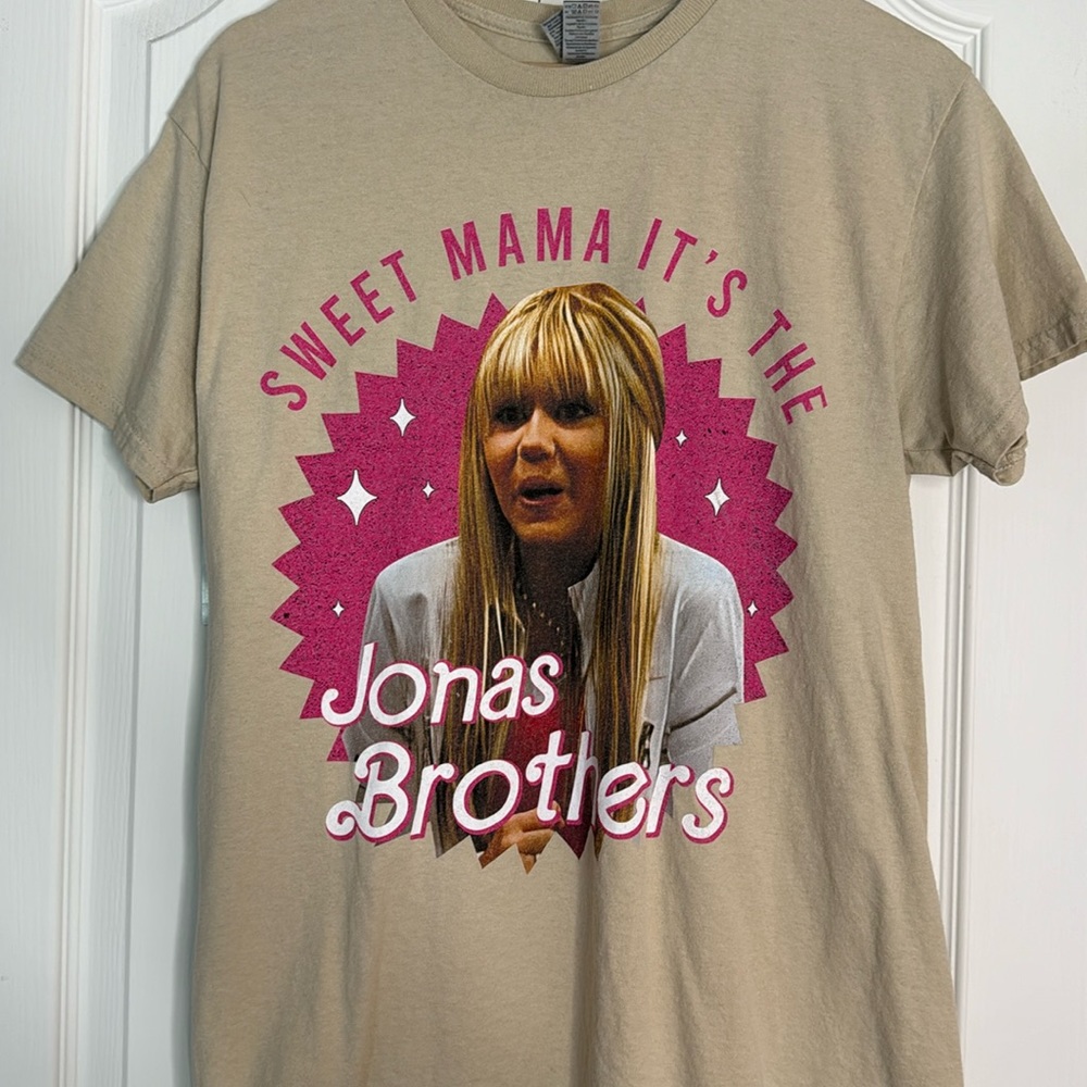 SWEET MAMA ITS THE JONAS BROTHERS! shirt